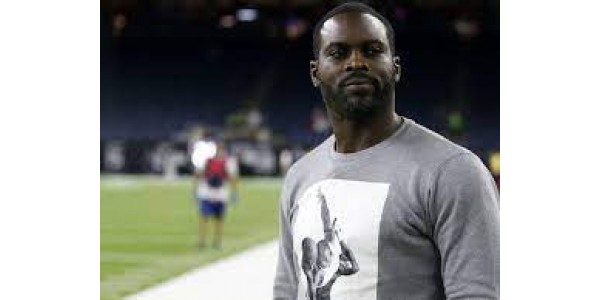 L'ancien quarterback de la NFL Michael Vick prend sa retraite